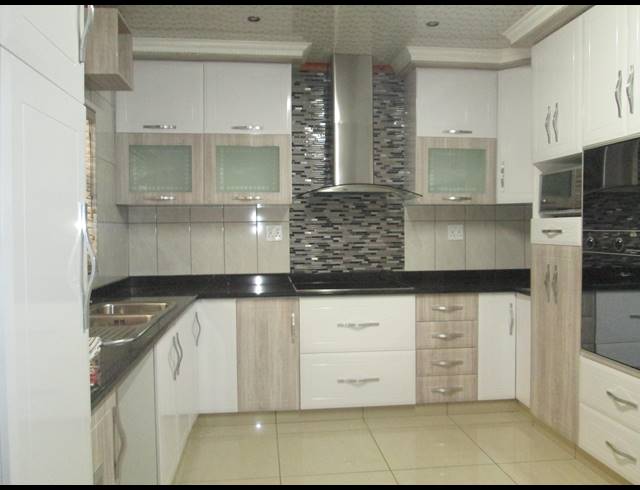 6 BEDROOM FREEHOLD SOLD IN GREENDALE